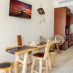 Luxury Studio - Stunning Pool View & Amenities