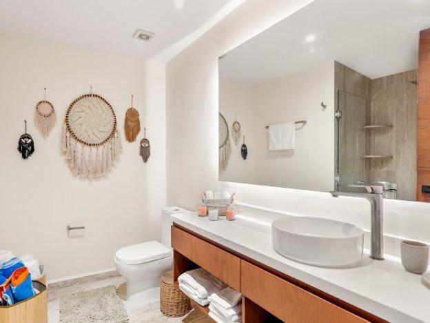 Apartment Luxury - Stunning Pool View & Amenities
